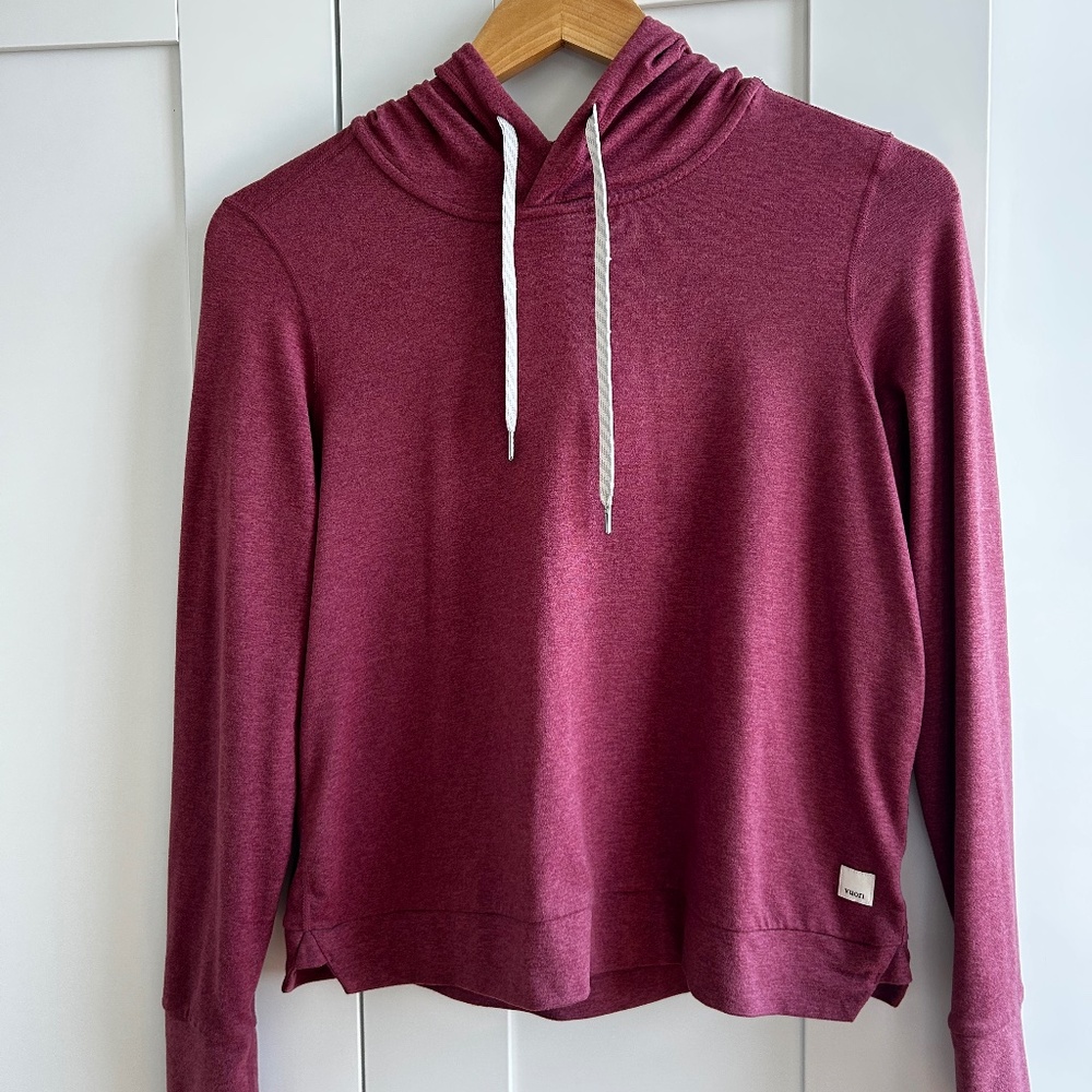 Vuori halo crop hoodie
